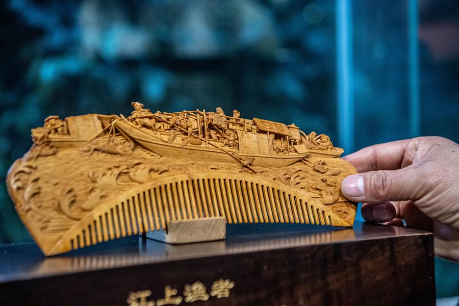 Tanmujiang Wooden Comb Carving: Chongqing Crafting Tradition